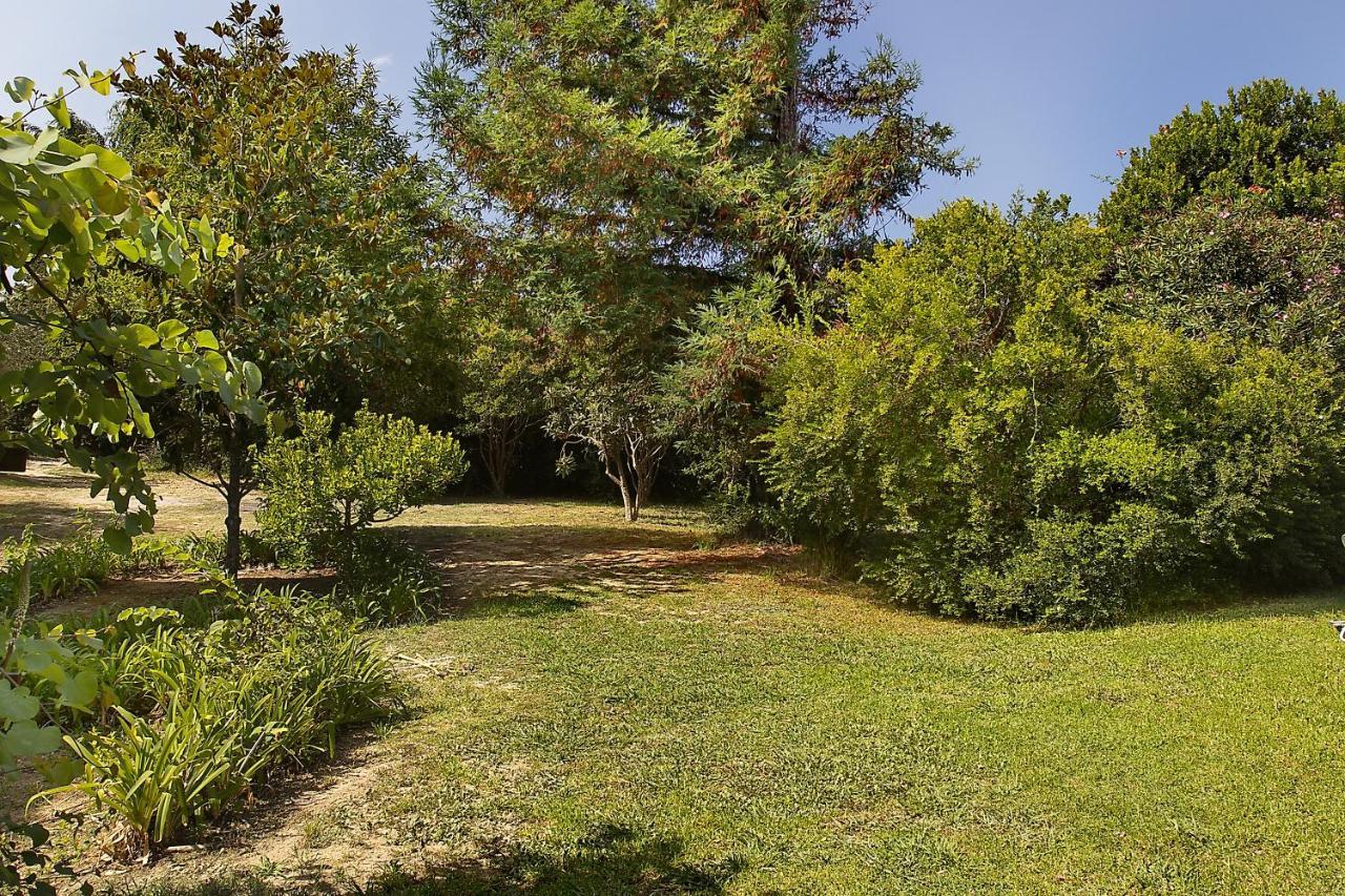 Villa Leda Karousádes